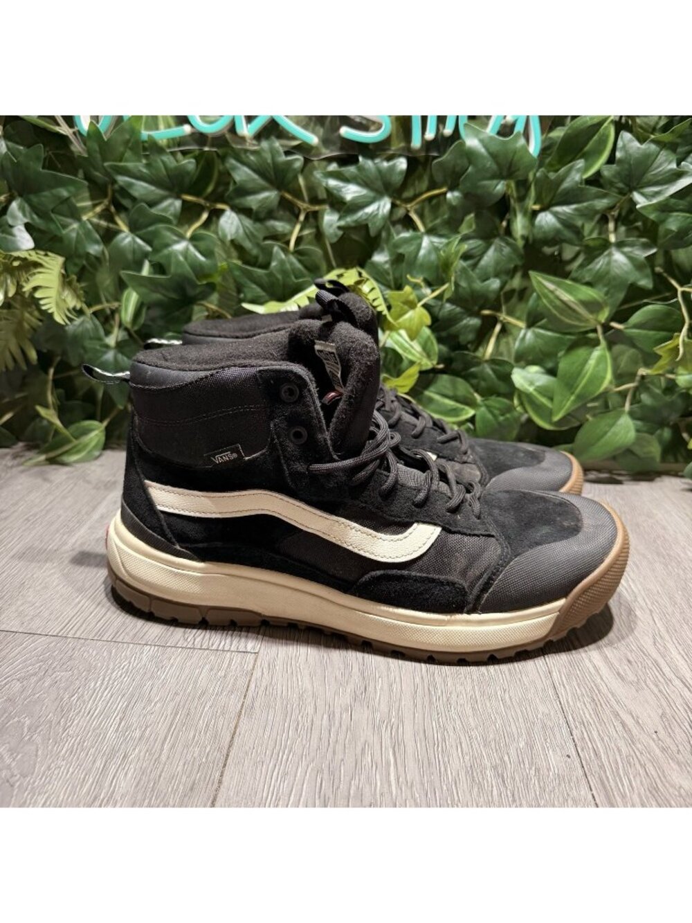 Vans UltraRange EXO Hi MTE-1 Mens Size 10 Black Suede High Top Hiking Boots